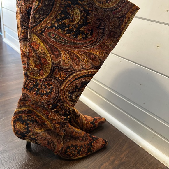 Women's Boots - Picture 3 of 5